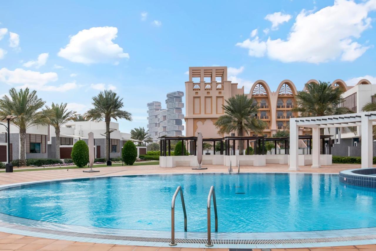 Fam Living - Sarai Beach Villas - Palm Jumeirah - Families Only Dubai Exterior photo