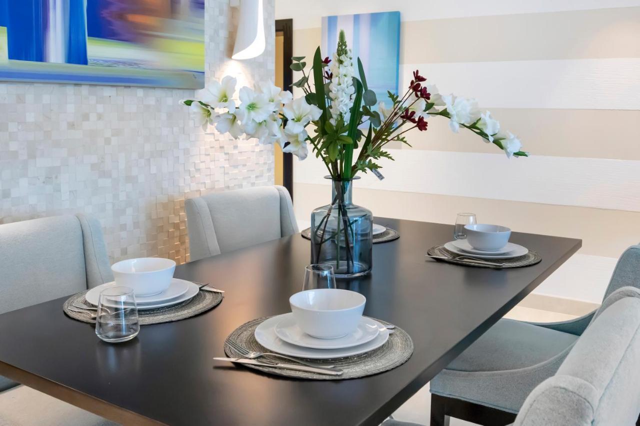 Fam Living - Sarai Beach Villas - Palm Jumeirah - Families Only Dubai Exterior photo