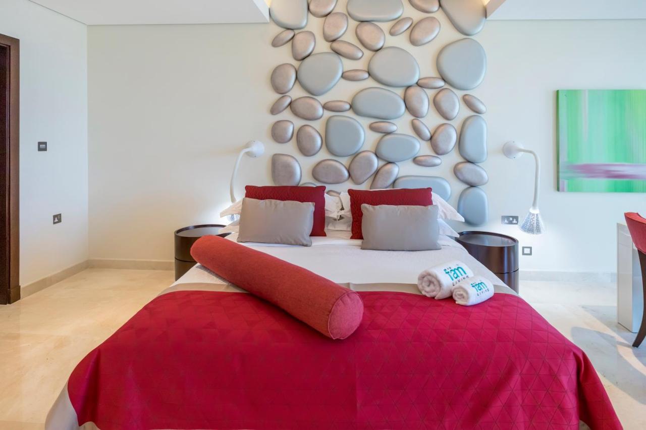 Fam Living - Sarai Beach Villas - Palm Jumeirah - Families Only Dubai Exterior photo