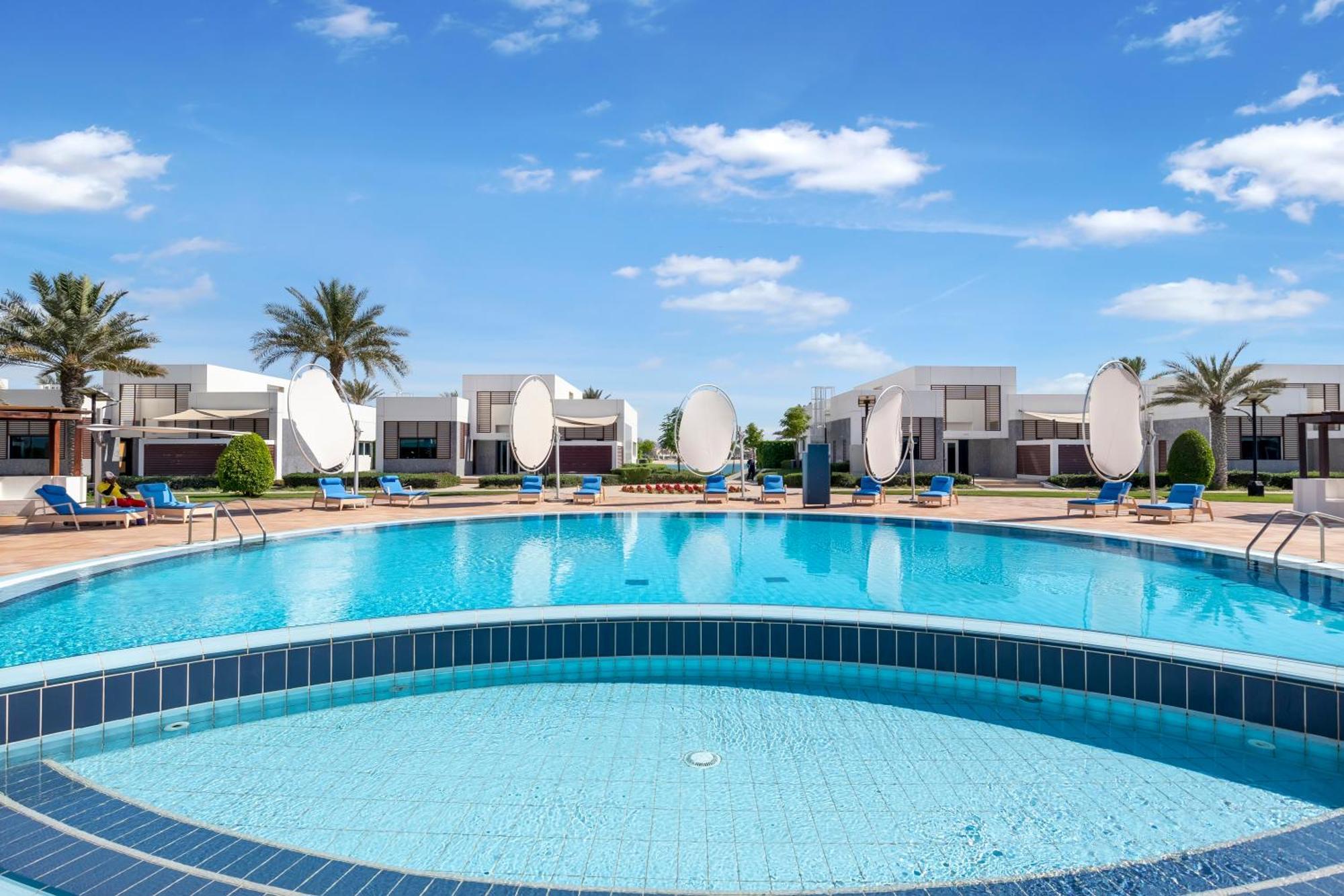 Fam Living - Sarai Beach Villas - Palm Jumeirah - Families Only Dubai Exterior photo