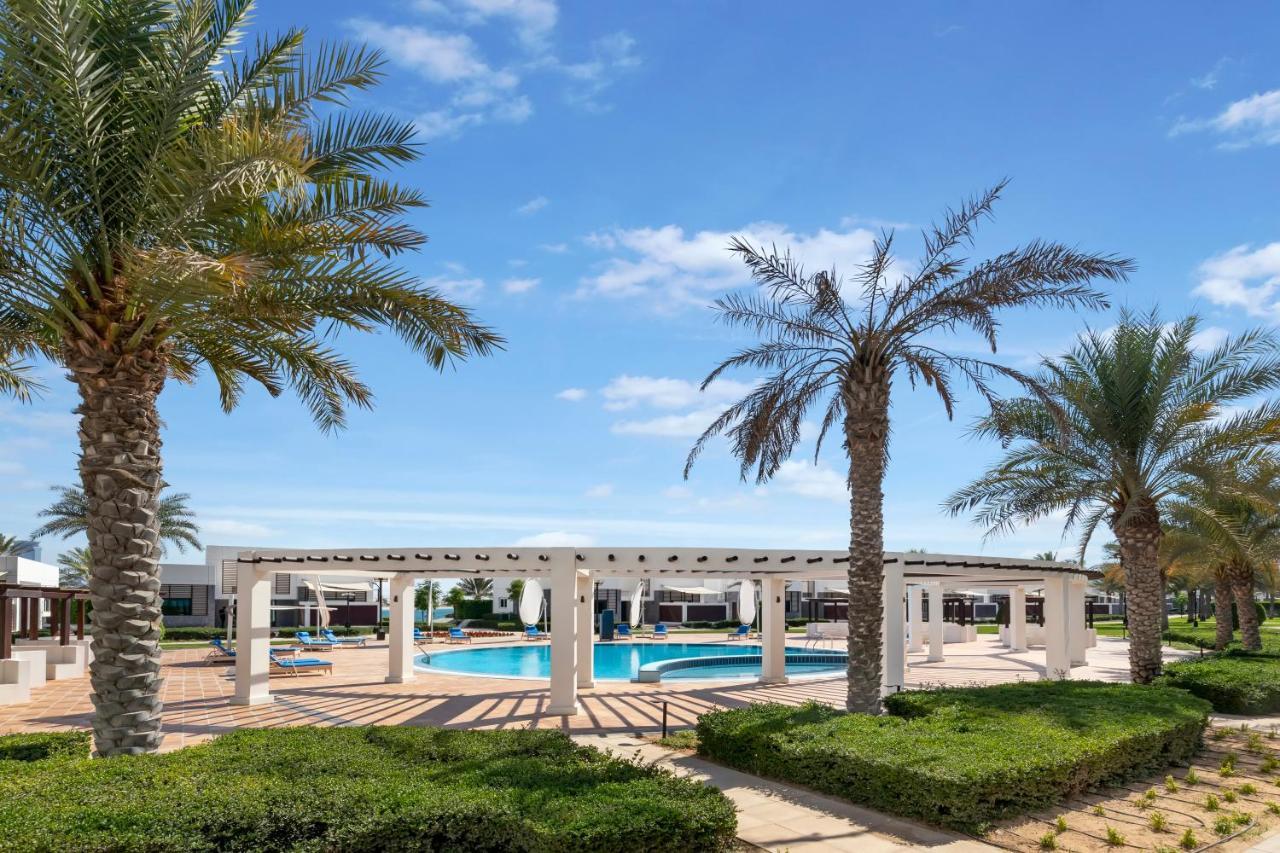 Fam Living - Sarai Beach Villas - Palm Jumeirah - Families Only Dubai Exterior photo